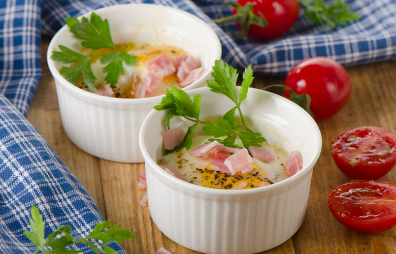 Simple And Easy Microwave Florentine Eggs And Bacon